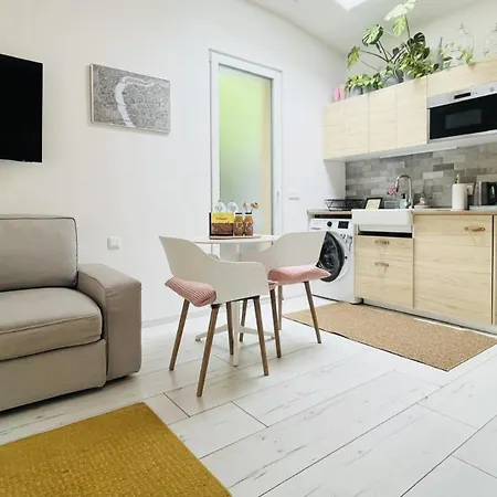 Fifteen Boutique With Self Check-in Gæstehus 4*